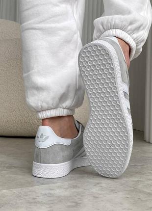 Жіночі кросівки adidas gazelle grey7 фото