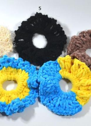 Гумка для волосся ручної роботи.