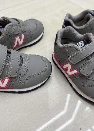 Кросівки для двійні new balance