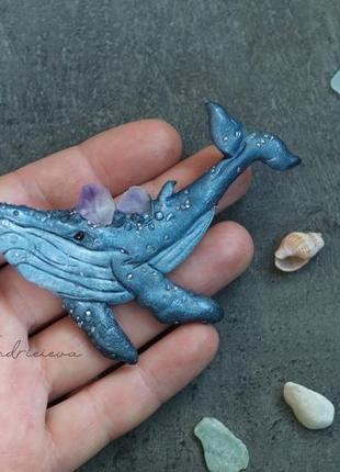 Кулон кит, брошка кит, кит с камнями, кит с аметистами, синій кит, кулон кит