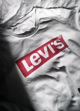 Базовая белая футболка levis с большим логотипом, пирожная левайс бег лого