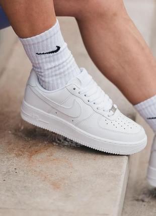 Женские кроссовки найк аир форс 1 белые / nike air force 1 white