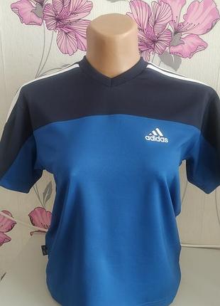 Фирменная футболка спортивная