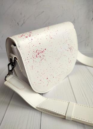 Белый клатч с ручной росписью магнолии6 фото