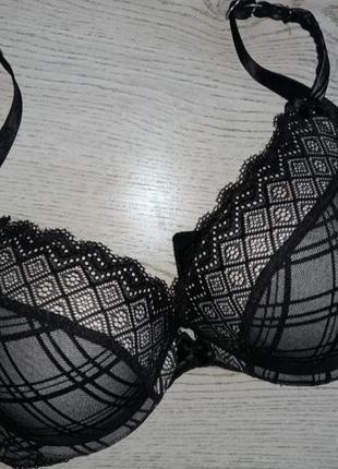 Гарний бюстгальтер