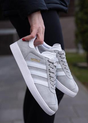 Женские кроссовки серые adidas gazelle grey