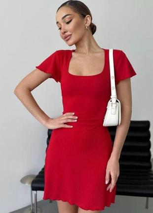 Платье короткое однотонное приталено качественная стильная трендовая красная черная1 фото