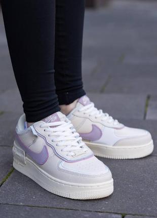 Женские кроссовки белые с фиолетовым nike air force 1 shadow white purple8 фото