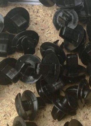 Клипса обшивки салона(завод) таврия, славута