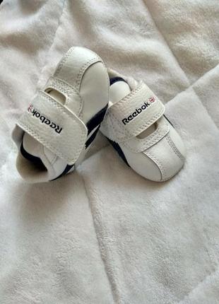 Білі пінетки reebok classic flag оригінал на 3-6 місяців