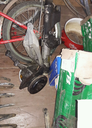 Запчастини ауді 80б4