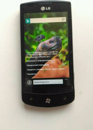 Телефон lg e900