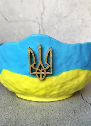 Декоративная тарелка с гербом украины