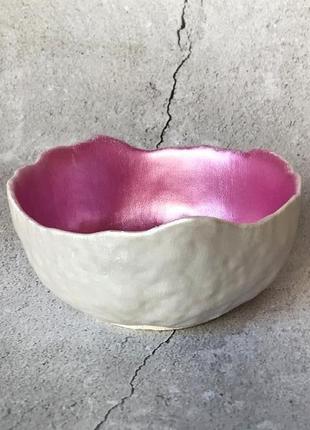 Декоративная тарелка бело-розовая