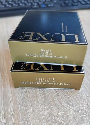 Компактна пудра luxe avon fair silk2 фото