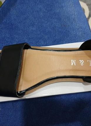 Туфлі,зручні ,легкі на кожен день.