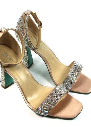 Жіночі босоніжки betsey johnson dani rhinestones 11342