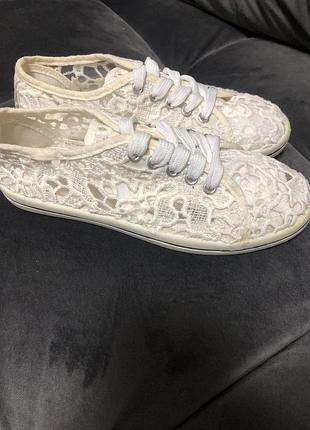 Босоножки для девочки 32 размер.