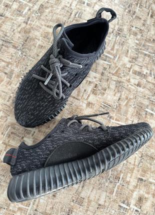 Жіночі кросівки adidas yeezy boost