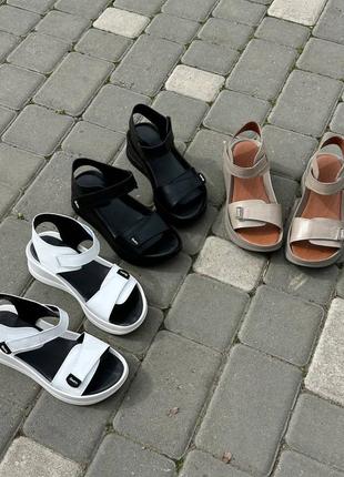 Беж/мокко удобные натуральные кожаные босоножки сандалии на танкетке платформе 36-4110 фото
