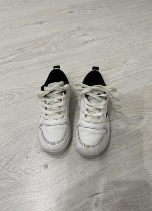 Кросівки adidas