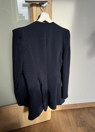 Приталений піджак з строгими плечима5 фото