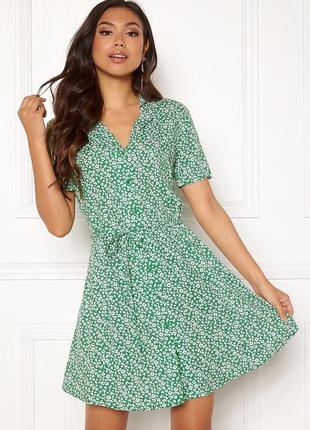 Платье в цветочный принт jacqueline de yong