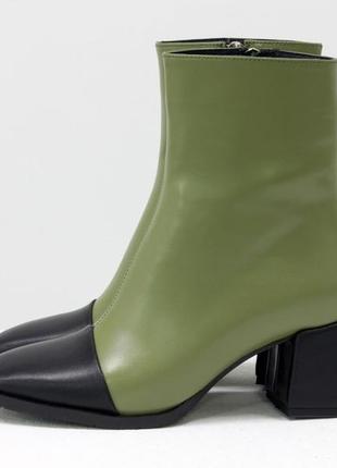 Кожаные ботинки оливкового цвета с квадратным носиком и каблуком2 фото