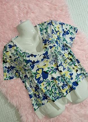 Блузка/футболка в цветочный принт jean gregori
