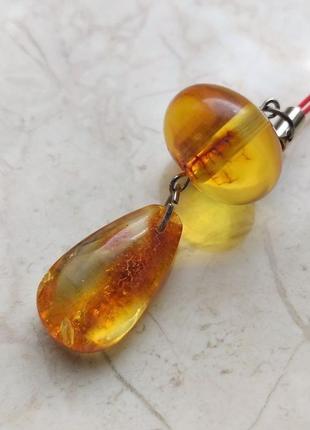 Подвеска-брелок из натурального янтаря на телефон, флешку, сумку, 4,03 грамм.