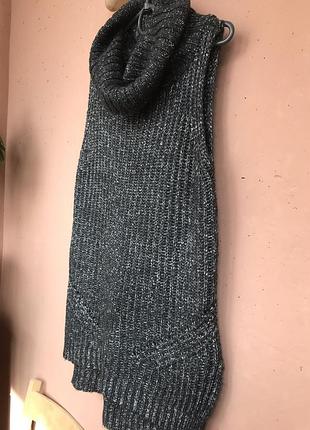 Безрукавка, актуальная модель не одного сезона