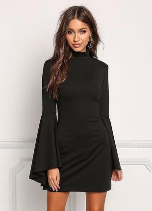 Платье с пышными рукавами