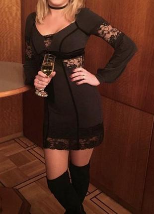 Платье вечернее, нарядное, декольте.