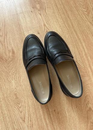 Класичні шкіряні лофери