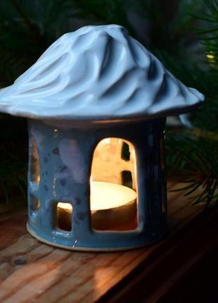 A charming ceramic house 7