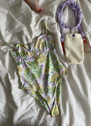 Слитный купальник