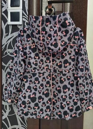 Легкая куртка, ветровка леопардовая с минни minnie mouse от disney серого цвета 5-6 лет5 фото