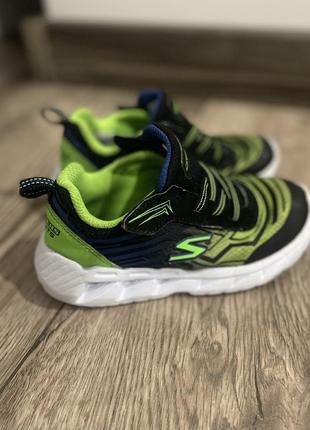 Кроссовки skechers