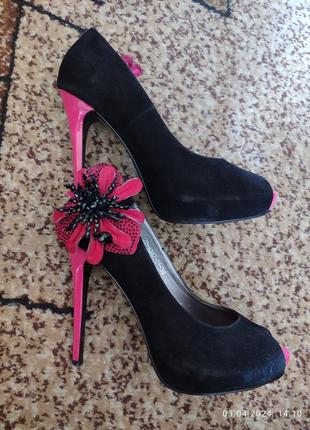Туфли замшевые черные с розовым basconi