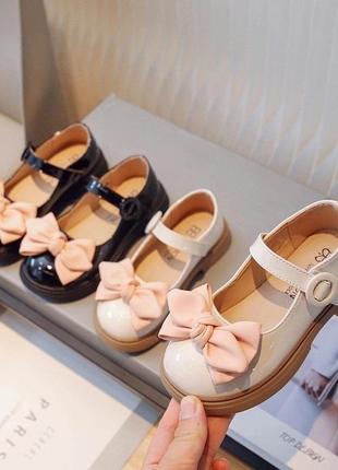 Дитячі нарядні туфлі