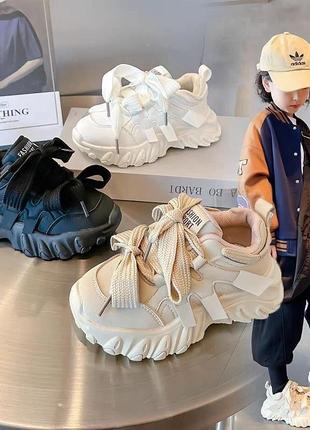 Дитячі кросівки