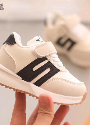 Дитячі кросівки