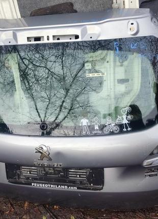 Кришка багажника ляда peugeot 2008 04746