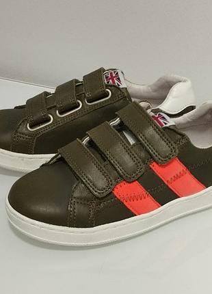 Шкіряні кросівки на липучках хакі натуральна шкіра бренд оригінал