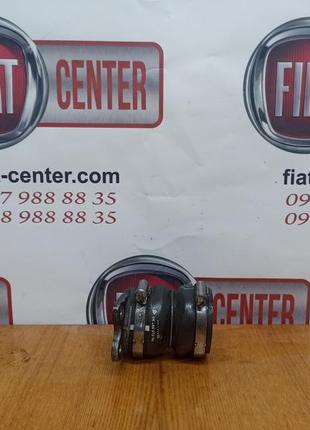 Патрубок інтеркулера 1.6 hdi 9651559780