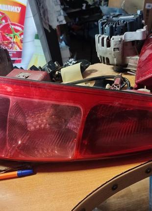 Фонарь стоп задний лівий peugeot 807 02404