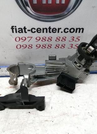 Комплект- замок запалювання з ключиком. 51799409 fiat doblo
