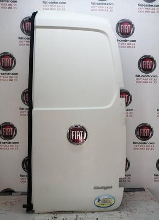 Дверка задня розпашонка права.