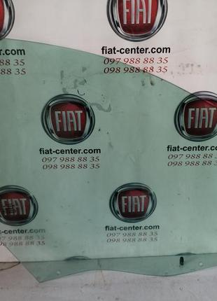 Скло переднє праве