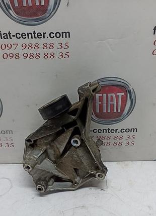 Кронштейн двигуна 1.6mjet 55208165